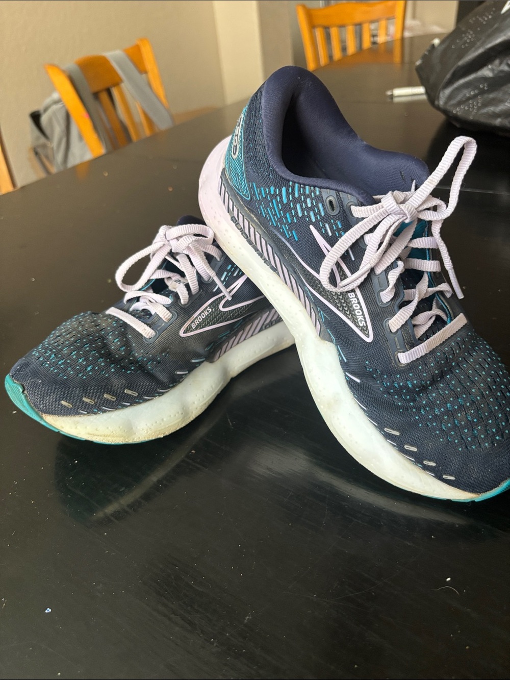 Brooks Women’s Navy and Teal Lace-Up Running 9 Wide